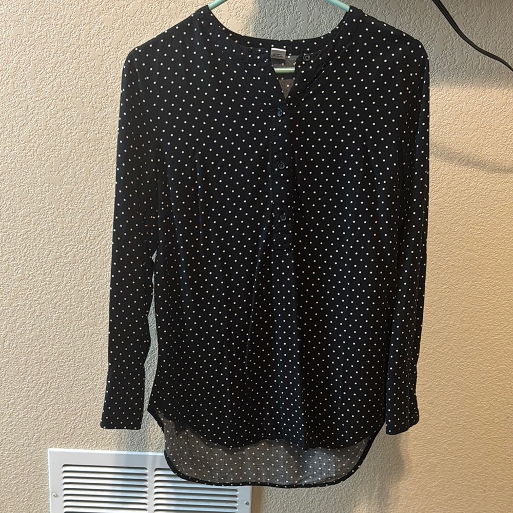 Old Navy Black and White Buttoned Blouse with Mandarin Collar